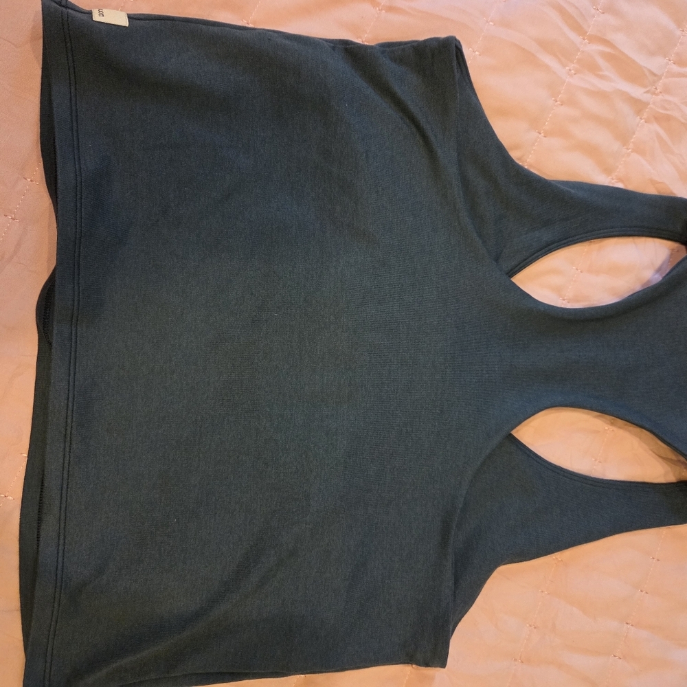 Vuori Halo Performance Crop 2.0 Tank Top Womens Medium Racerback Heather Moss